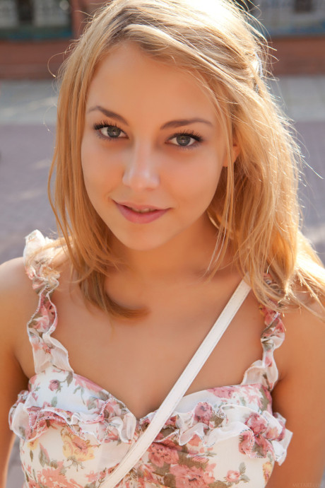 Elegantly pretty teenie Nikia A gets totally nude in a confident manner - #161295