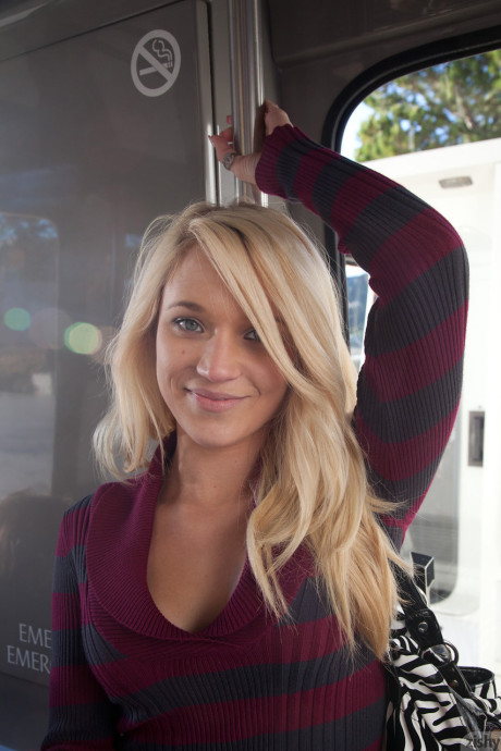 Platinum blondy teenie Tegan Summers poses & flashes her lovely boobs in public - #11123