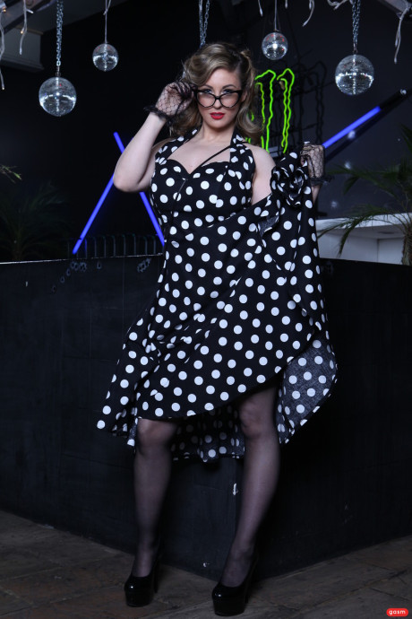 British babe Ashley Downs takes off her polkadot dress for some hardcore sex - #34306
