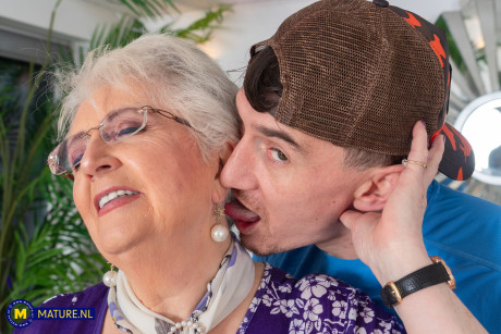 Older NL undressed Porn Pics - #241221