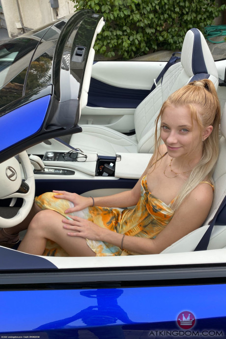 Tiny babe Riley Star shows her massive clit and spreads her butt in a convertible - #106418