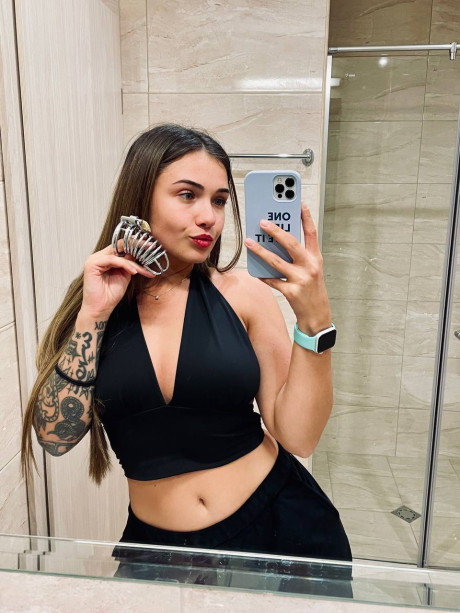 Sexy OnlyFans cam babe YourQueen 3 shows off her feet & her strapon - #199341