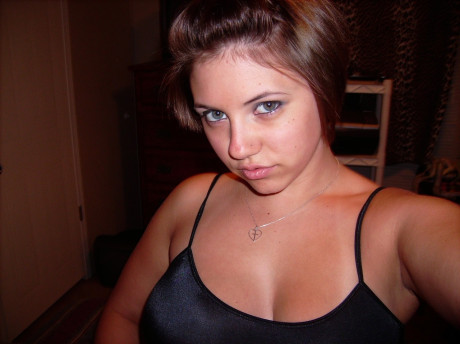 Brunette teenie Dee shows off her big naturals and takes sizzling selfies - #117384