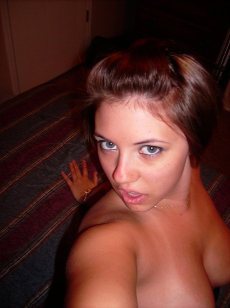 Brunette teenie Dee shows off her big naturals and takes sizzling selfies - #117400