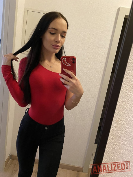 Dark-haired amateur Sasha Sparrow takes selfies of her giant booty as she strips - #21414
