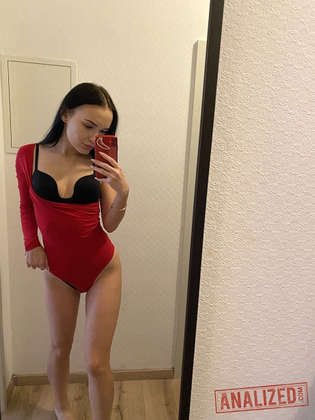 Dark-haired amateur Sasha Sparrow takes selfies of her giant booty as she strips - #21423