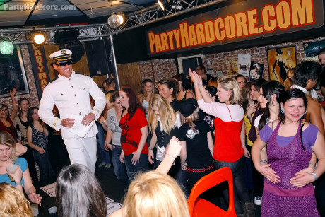 Drunk girls gets up on the stage and have uninhibited sex with male strippers - #237688