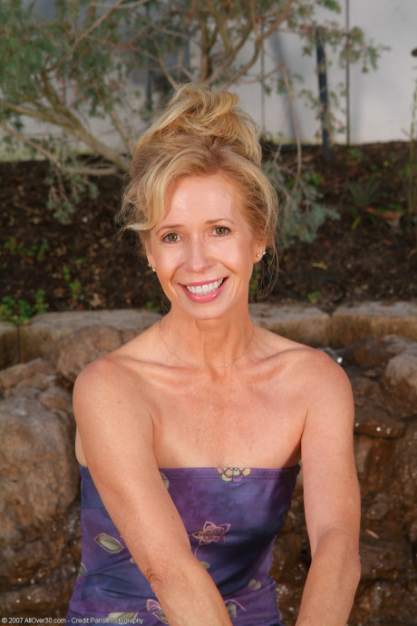 Petite MILF Marie-Kelly shows off her stunning naked body outdoors - #20062