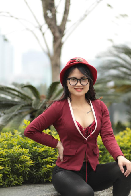 Skinny oriental babe Julia Myle posing in her stunning outfit outdoors - #54468