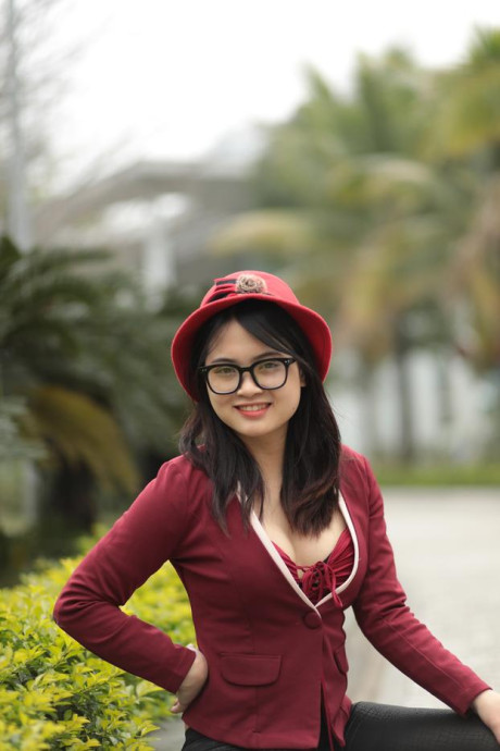Skinny oriental babe Julia Myle posing in her stunning outfit outdoors - #54471