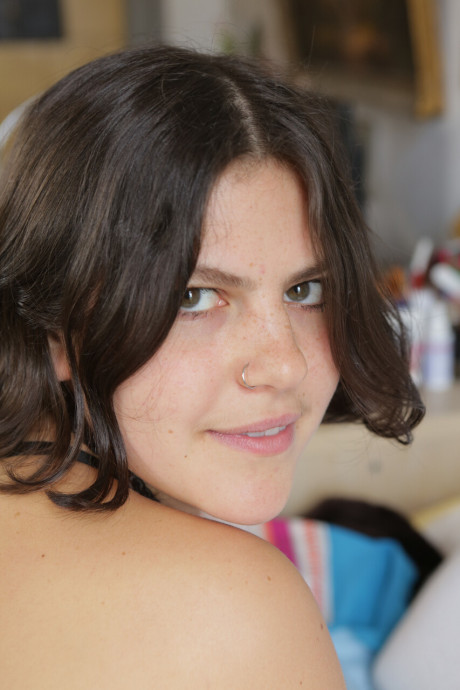 Chubby British skank GF chick Beatrix poses undressed on a bed and fully clothed in Berlin - #113195