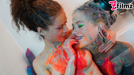 Alt hoes Anuskatzz and Stacy Bloom fists pussies during lesbian sex in a tub - #12878