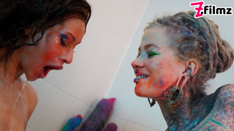 Alt hoes Anuskatzz and Stacy Bloom fists pussies during lesbian sex in a tub - #12881