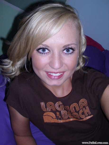 Skinny amateur babe Tiff shows her yummy vagina to the camera - #16669