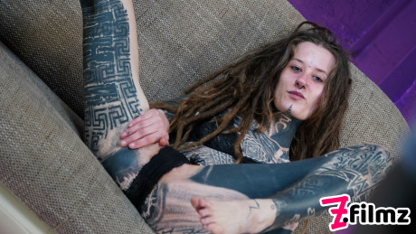 Alternative lovers Papi V & Ceci Milky Mouz have sex on a sofa - #224325