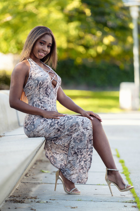 Black sweetie Boni Brown strips her long dress & shows her muff, breasts & monstrous butt - #140312