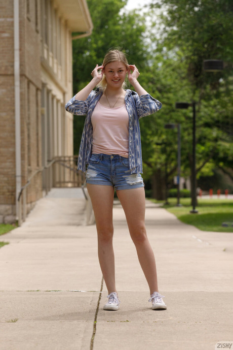 Zishy performed by Amber Moore Hot Images - #256933