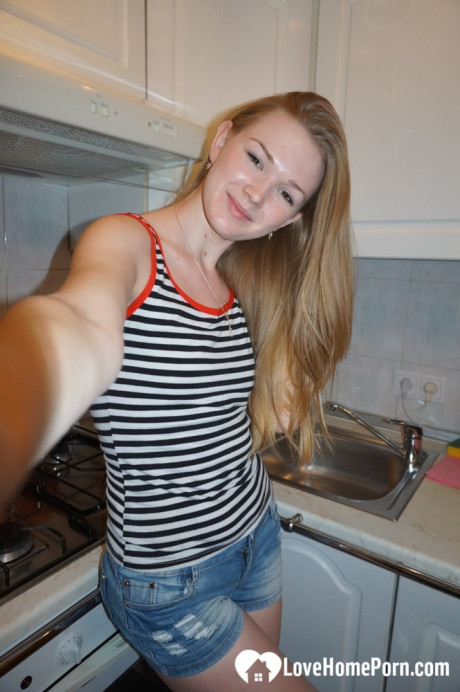 Red Hair amateur young takes selfies while posing naked at her home - #254437