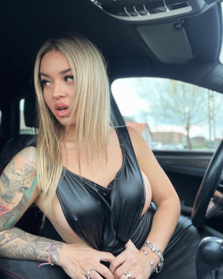 Gorgeous inked babe flaunts her incredible booty and poses in a solo show - #289