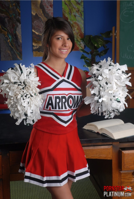 Adorable cheerleder Layla Rose reveals her enormous titties and fingers her snatch - #39561