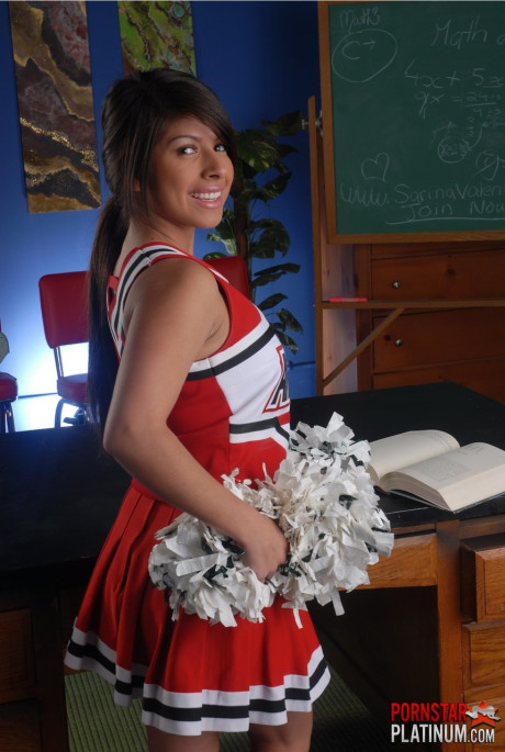 Adorable cheerleder Layla Rose reveals her enormous titties and fingers her snatch - #39564