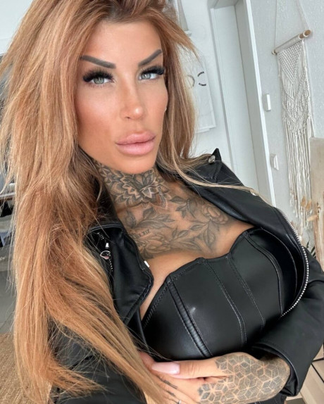 Tattooed amateur teases with her gorgeous curves in hot outfits - #56171