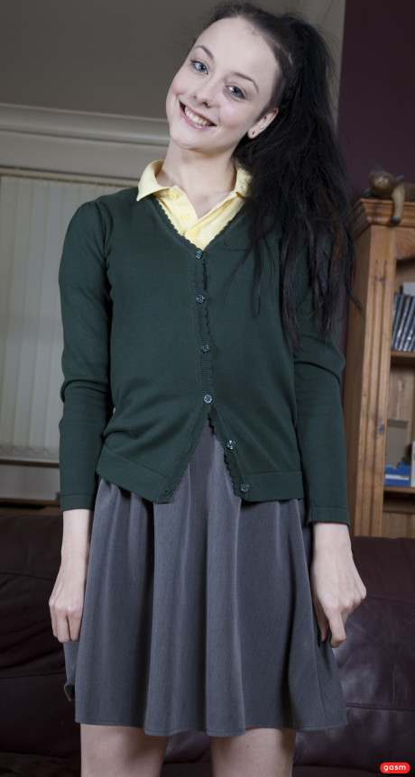 Attractive stepsister Alessa Savage fingers her pussy before sucking a gigantic meat - #214971