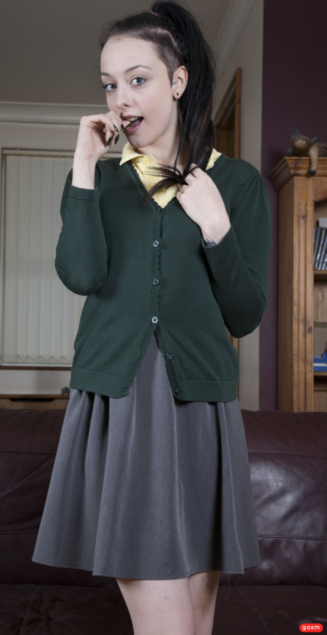 Attractive stepsister Alessa Savage fingers her pussy before sucking a gigantic meat - #214974