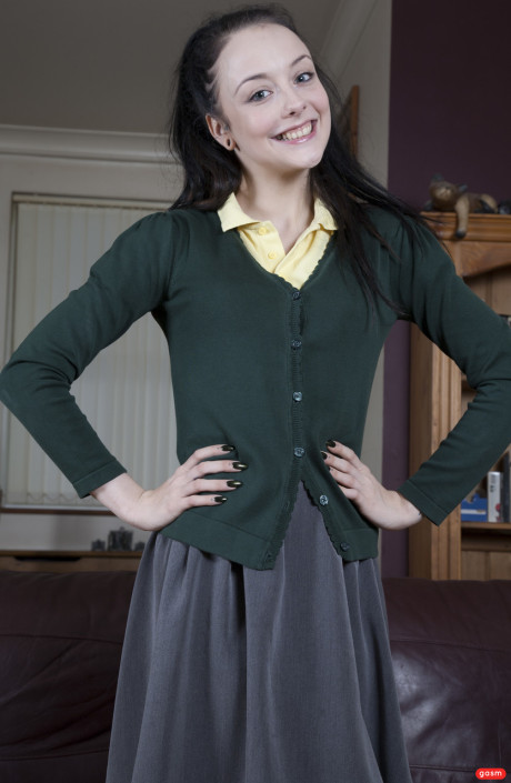 Attractive stepsister Alessa Savage fingers her pussy before sucking a gigantic meat - #214976