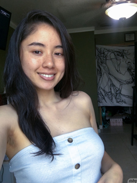 Lovely brunette shows off her ravishing large boobs in hot quarantine self shots