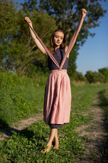 Sweet teen Vi Shy shows her skinny body while fully undressed outdoors - #154707