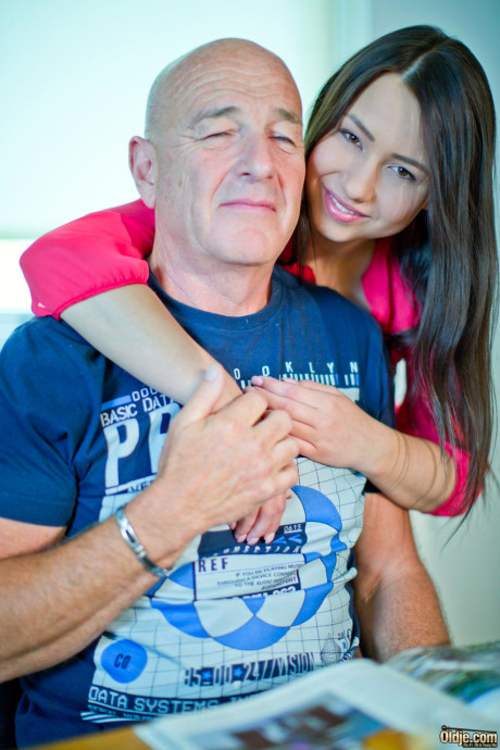 Dutch hottie Taylor Sands has missionary sex with a bald cougar fiance BF man on the table - #68552