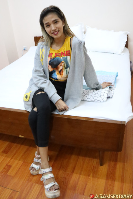 Thin yellow-haired Thai skank GF woman Roann shows her figure and gets sexed in a POV show - #225177