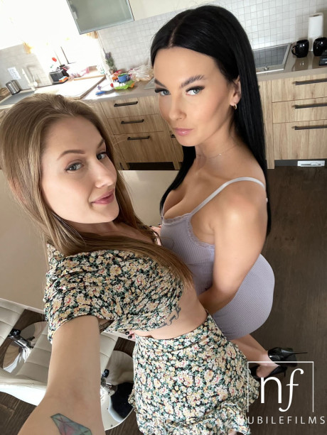 Thin babes Simon Kitty & Tiffany Tatum share humongous dicks in a naughty foursome - #76595