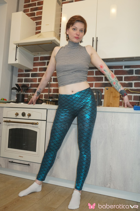 Short-haired housewife Amanda masturbates with a cucumber in the kitchen - #259837