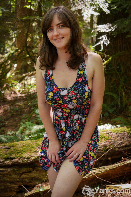 Partially clothed white lady broad Raven Snow flashee her silky bush in the forest - #189274