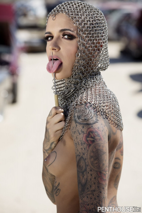 Bald inked babe Leigh Raven flaunts her small boobs and poses naked outdoors - #257920