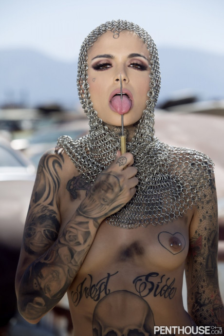 Bald inked babe Leigh Raven flaunts her small boobs and poses naked outdoors - #257922