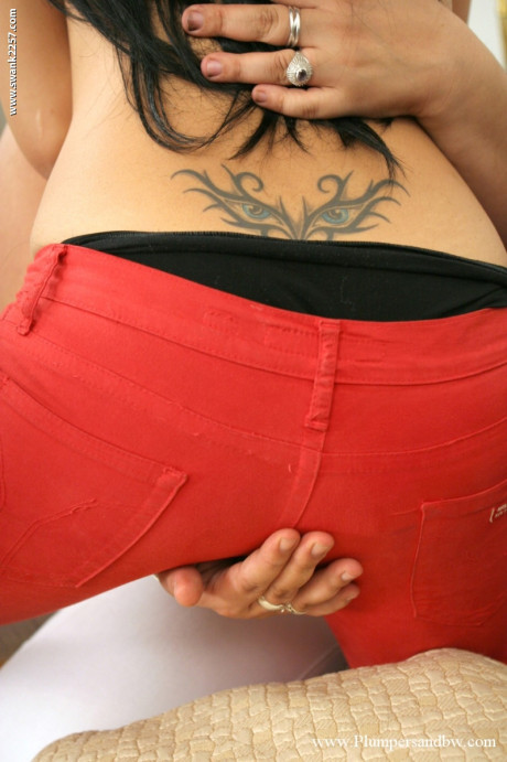 Chubby cougar Andy and brunette babe Lara S undress and play with large toys #4245