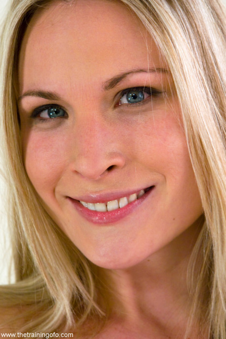 Hot babe Harmony gets her natural huge melons clamped while blindfolded and bound - #172769