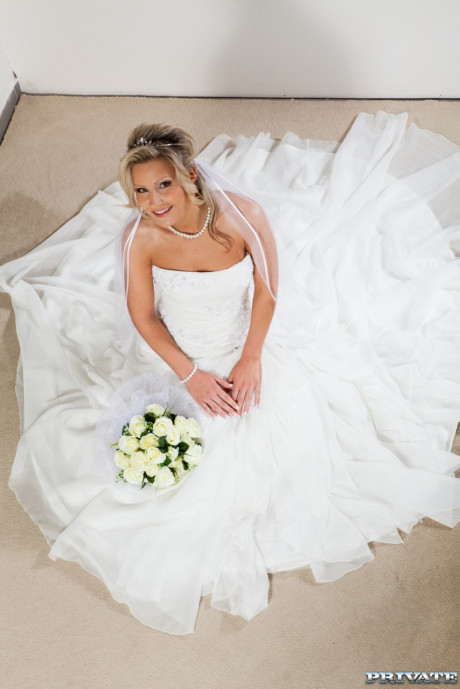 Brides Alexis Crystal & Samantha Jolie share a meat in a wedding dress salon - #17256