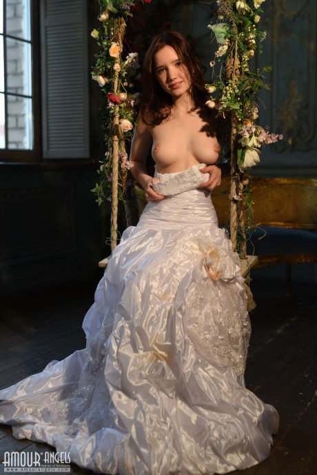 Young bride frees her giant naturals from wedding dress as she strips naked - #146224