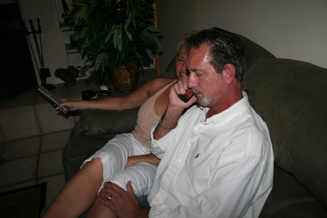 Amateur cougar swinger Tracy blow and a blondie teen ride a stiff prick - #232874