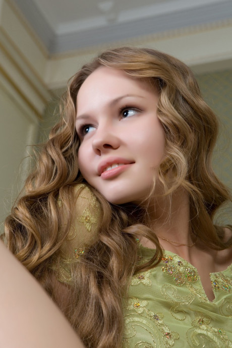 Adorable amateur Virginia Sun shows her attractive hairy pussy and poses in heels - #197197