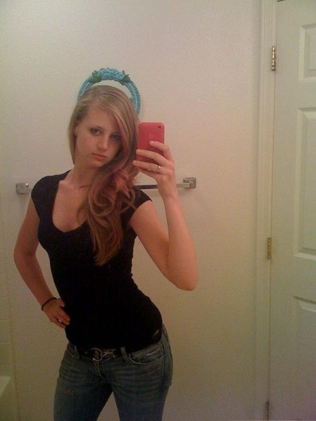 Slender college babe takes selfies of her fine body and bald cunt - #139796