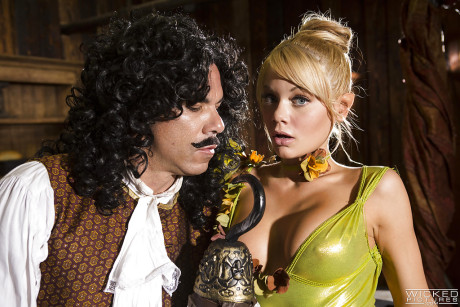 Yellow-haired cosplay pornstar Riley Steele giving oral sex and handjob for spunk on melons - #105532