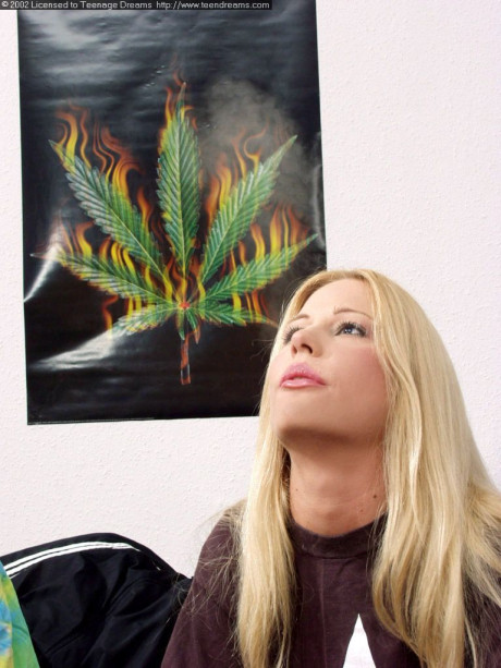 Young Dreams Sex Photos