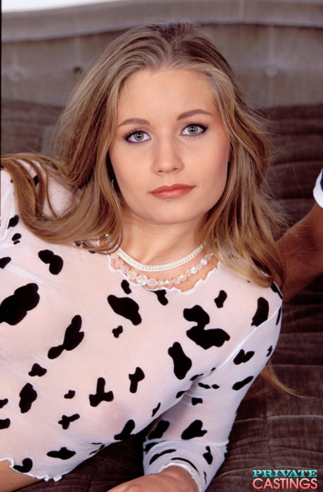 Beautiful Timea gets dripping cum on her tongue in vintage groupsex oral sex - #169814