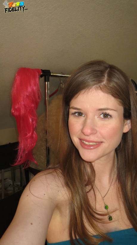 Hot young young Lara Brookes peels her pretty teen cloths to show of her luscious melons - #33381