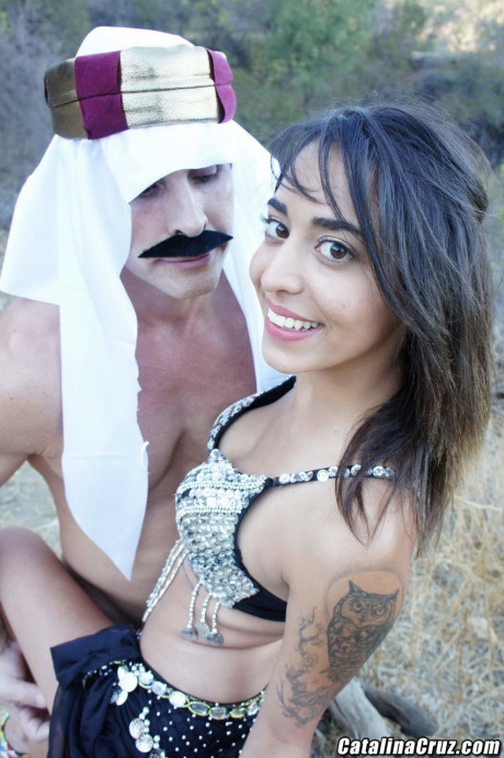 Inked belly dancer Penelope Stone gives a oral sex & gets sexed & facialed outdoors - #211303